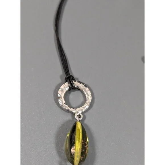 Lia Sophia Green Glass Hammered Silver Tone Triangle Cord Necklace 21 in - Picture 7 of 9